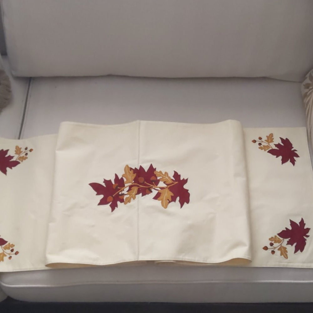 Thanksgiving Fall Table Runner